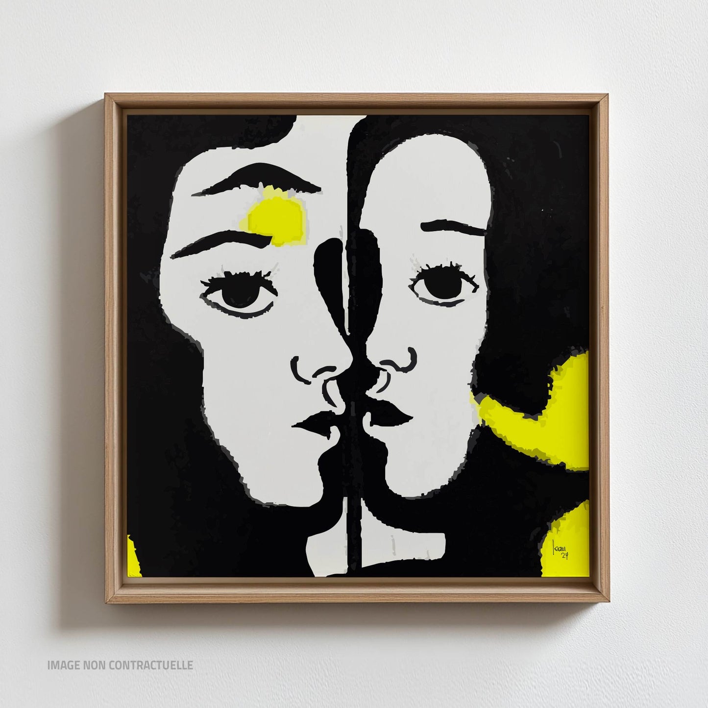 Mon oeuvre "Le Reflet", tirage sur cadre flottant élégant représentant une introspection féminine.