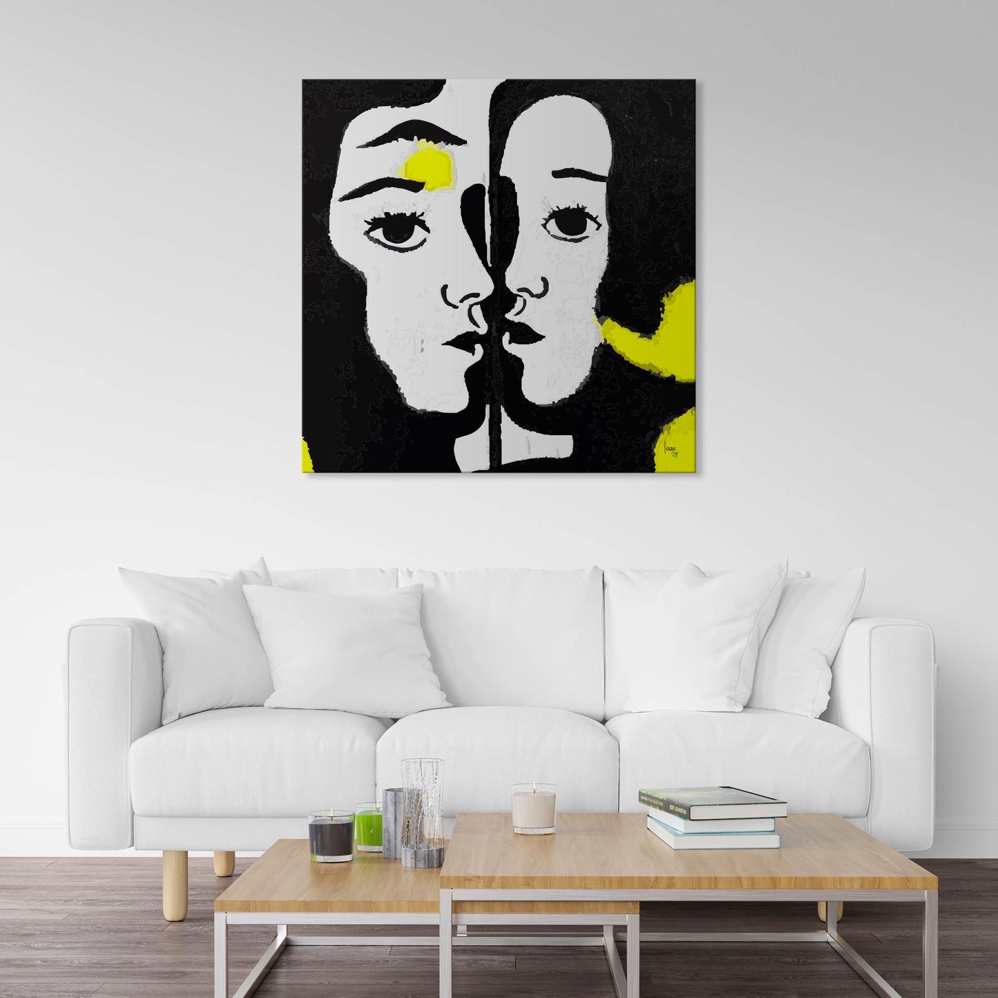 Le Reflet, œuvre noire et jaune dans un intérieur contemporain.