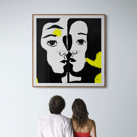 Tableau "Le Reflet" sous cadre, œuvre noire et jaune dans un intérieur contemporain.