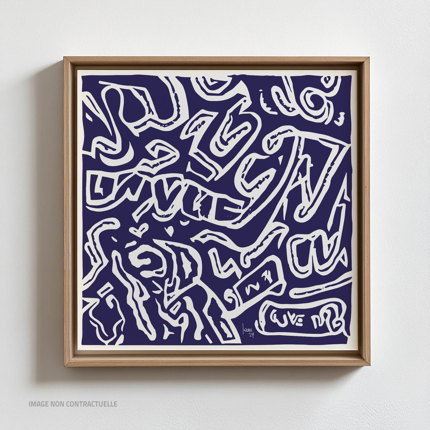 Oeuvre "La Nuée", tirage d'art encadré mettant en valeur des volutes blanches et indigo. Format 110x110 cm