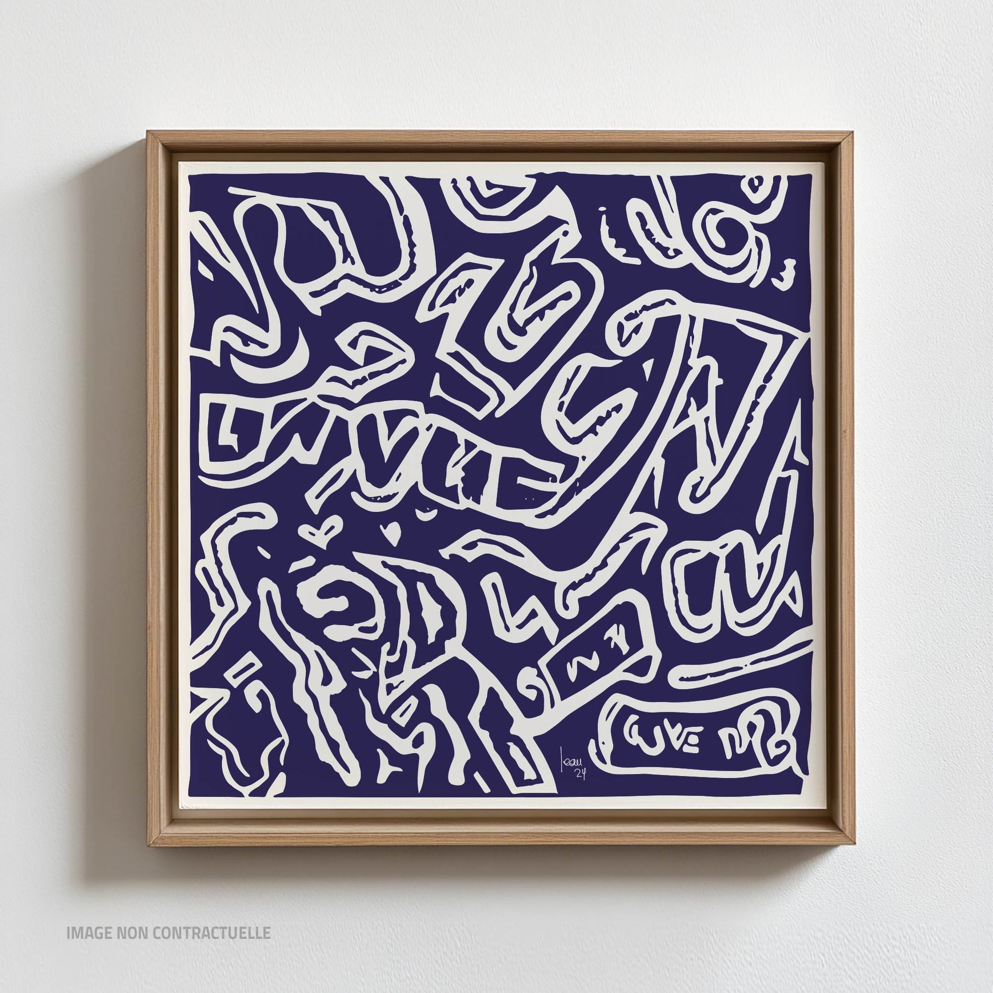 Oeuvre "La Nuée", tirage d'art encadré mettant en valeur des volutes blanches et indigo. Format 110x110 cm