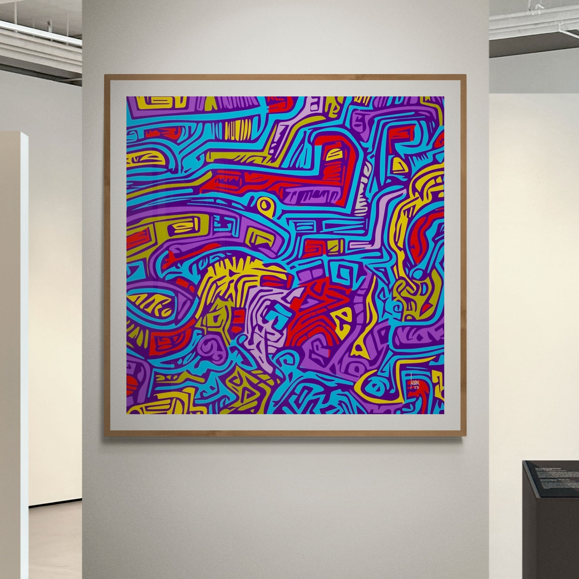 "La Ville Bleue" tirage d'art haut de gamme encadré. Art contemporain abstrait et achat en ligne, labyrinthe bleu, rouge, jaune et vert dans un séjour
