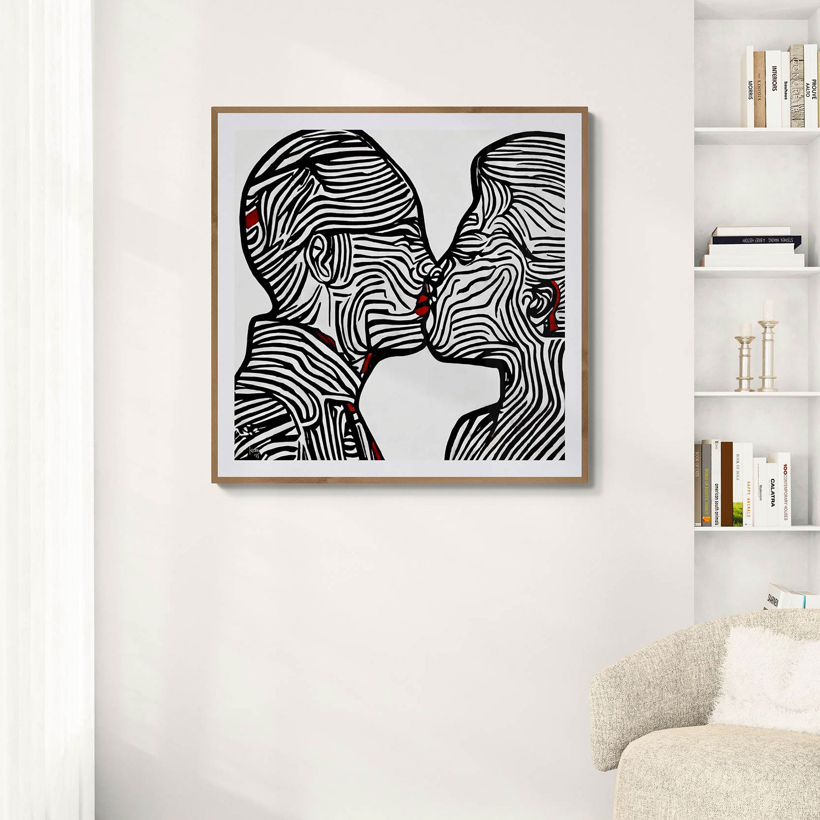 L'œuvre "Ondes" sous cadre accrochée au mur d'une pièce, illustrant son impact décoratif dans un intérieur moderne.