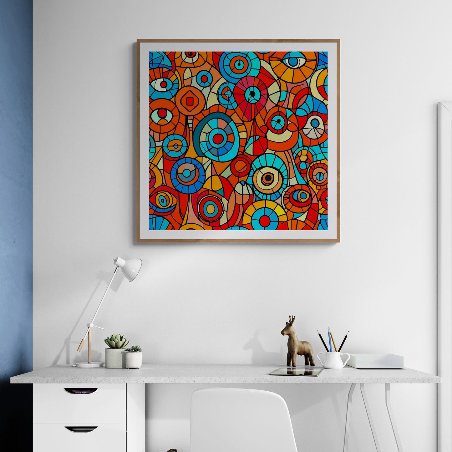 L’œuvre "Iris" encadrée et accrochée dans un bureau moderne, tableau numérique captivant évoquant le regard et l’introspection.