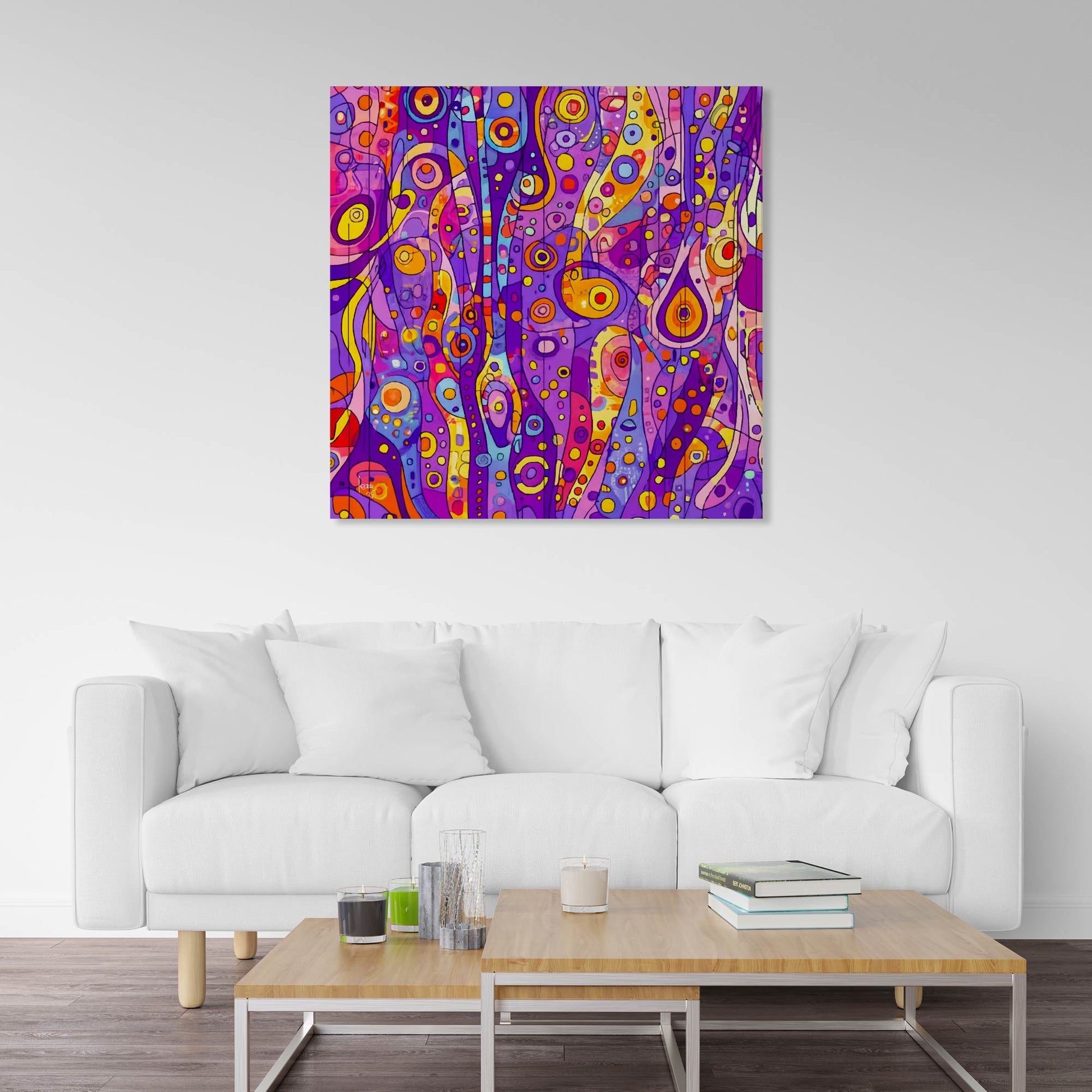 Tableau 'Tissus Cosmique' accroché dans un séjour contemporain, ambiance cosmique avec lumière douce et décor moderne