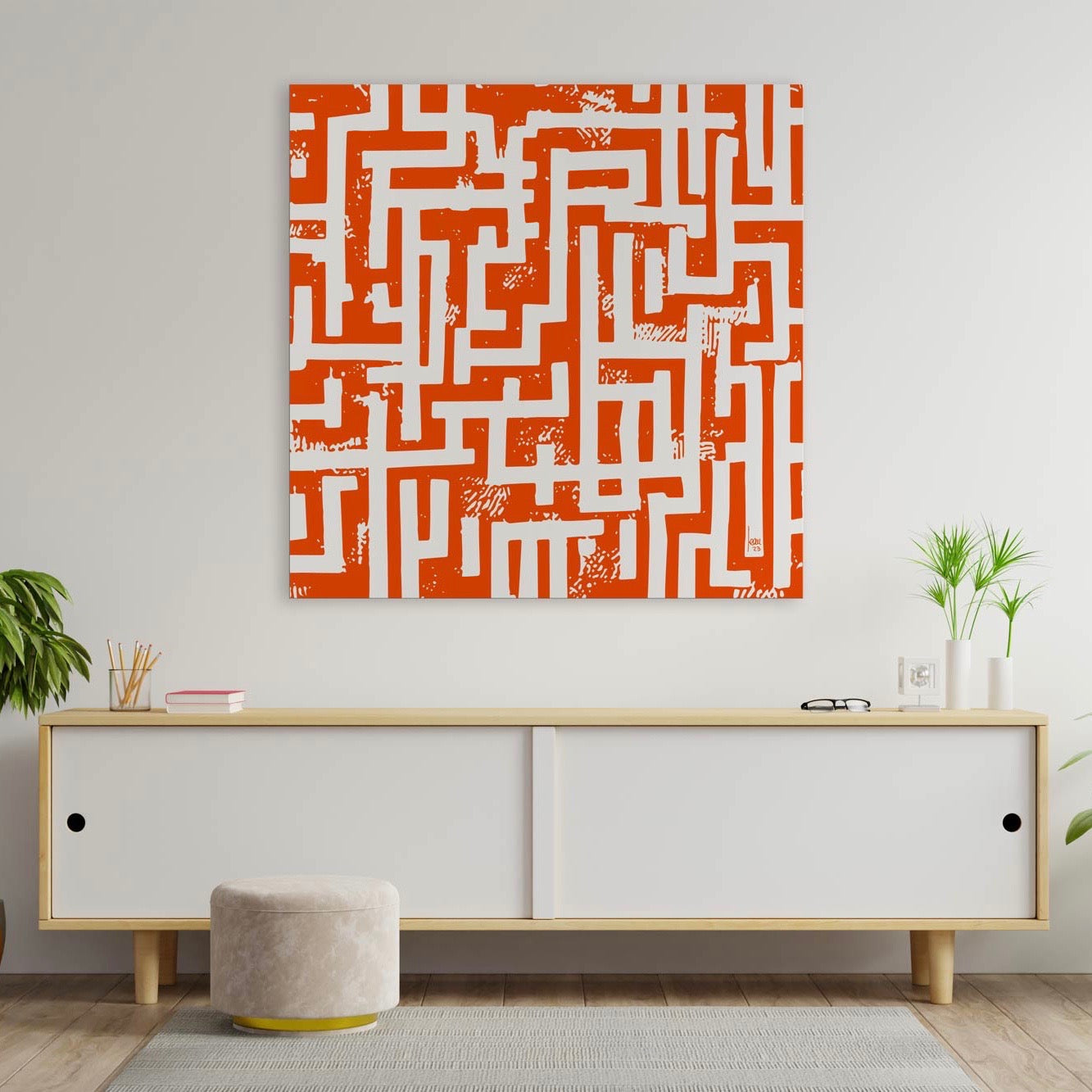 "Itinéraire" tirage d'art papier haut de gamme. Art contemporain abstrait et achat en ligne, labyrinthe monochrome orange dans un séjour