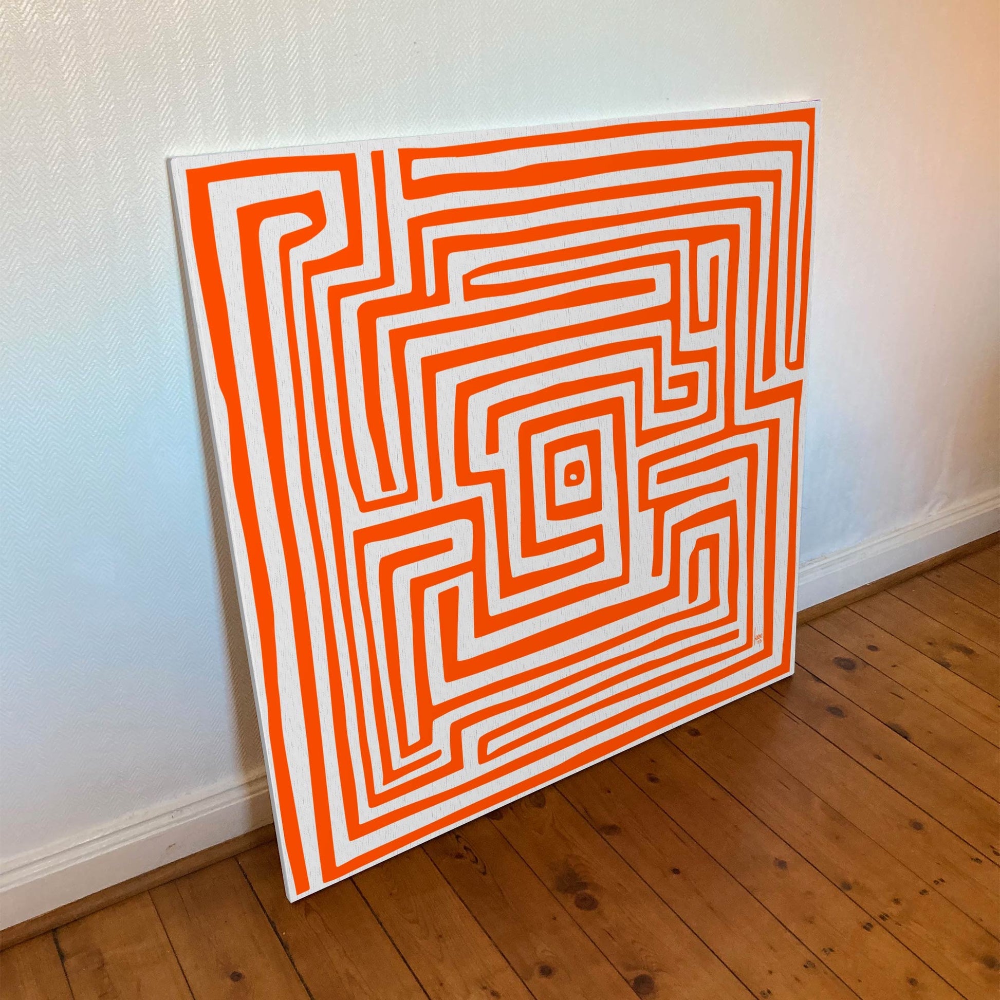 Labyrinthe Orange imprimé sur toile, textures visibles, jeu d’ombres oranges profondes