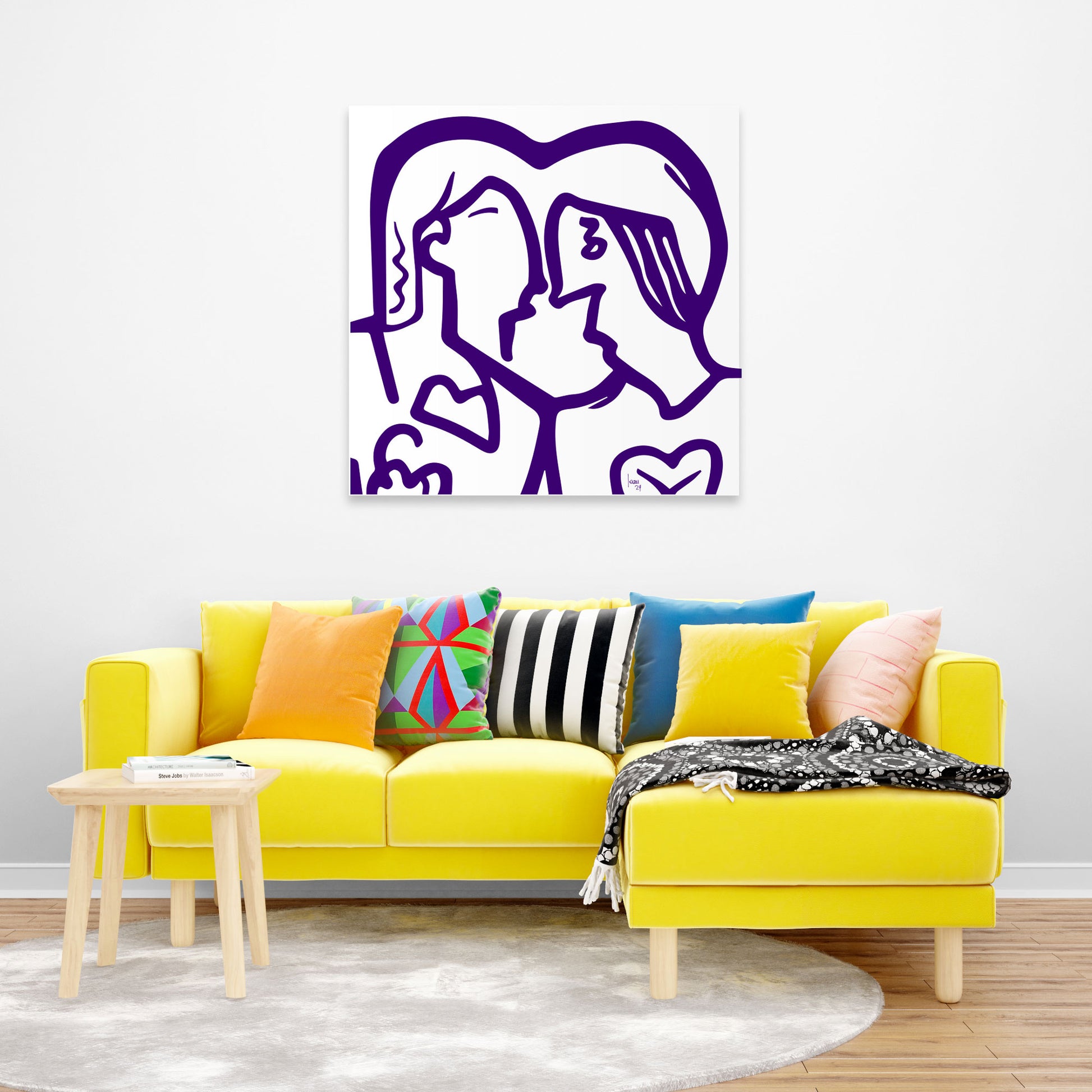 Œuvre 'PATTY & SMITH' exposée dans un salon contemporain, visages mauves s’embrassant entourés de cœurs abstraits ajoutant une ambiance romantique et chaleureuse à la décoration intérieure, 2024