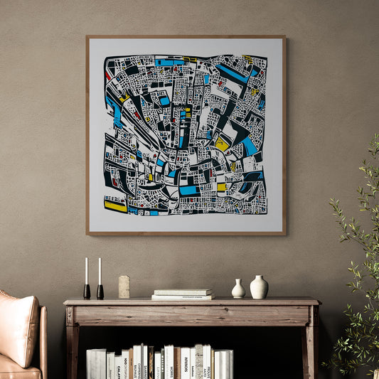 Tableau abstrait encadré "Downtown" intégré dans une décoration aux couleurs chaudes - Tirage d'art haut de gamme, parfait pour les intérieurs modernes